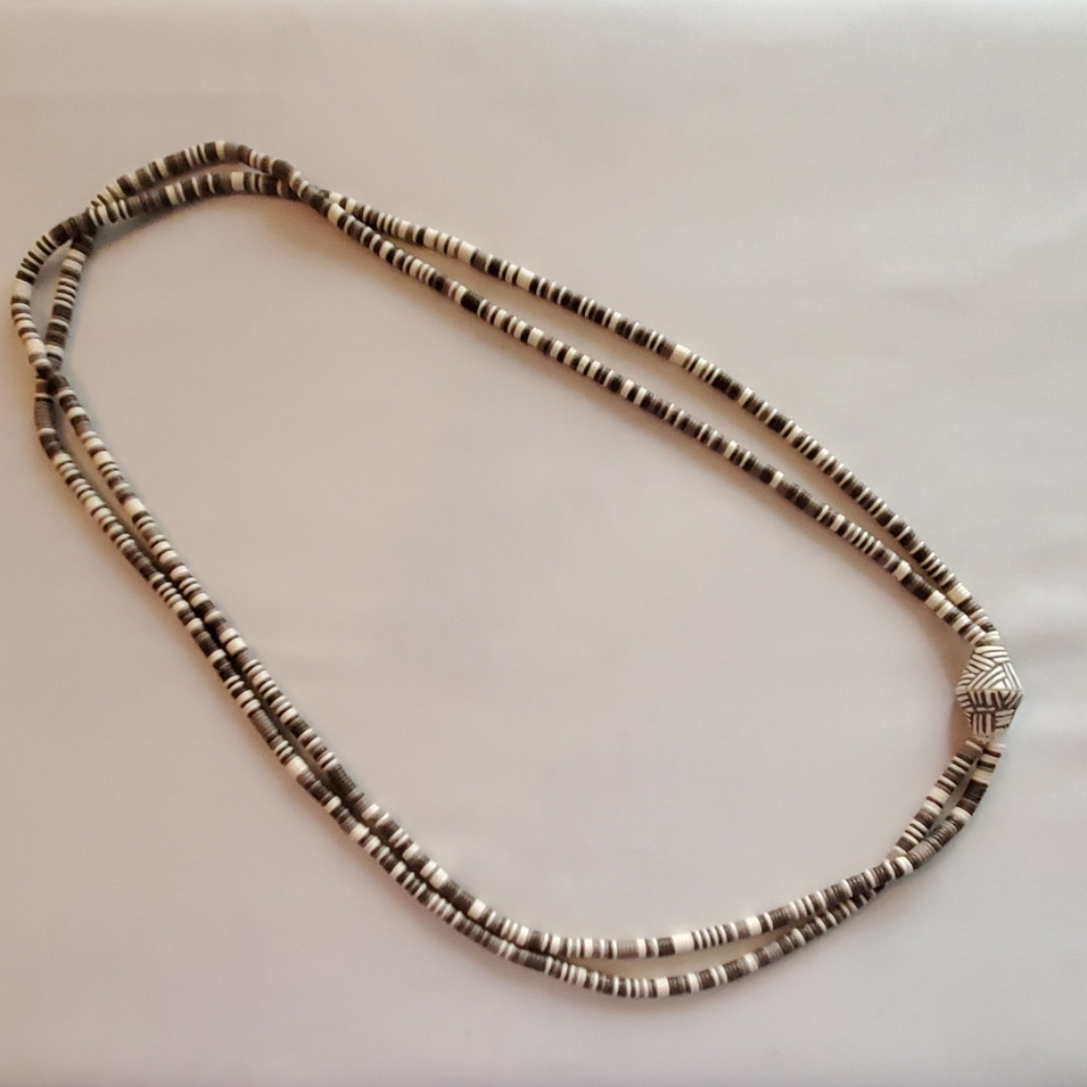 Flat bead necklace